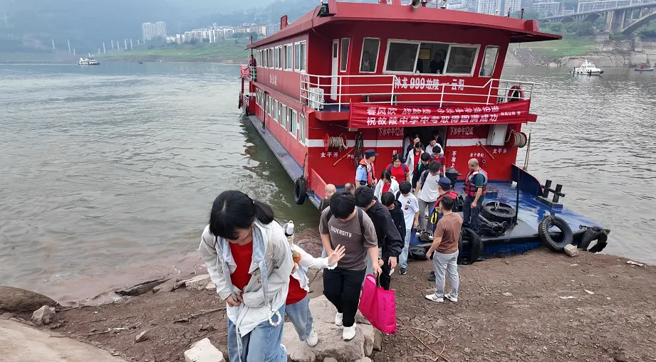 连续22年,他们又为中考学子“水上赶考路”护航-第12张图片-四季读书网 连续22年,他们又为中考学子“水上赶考路”护航-第12张图片-四季读书网