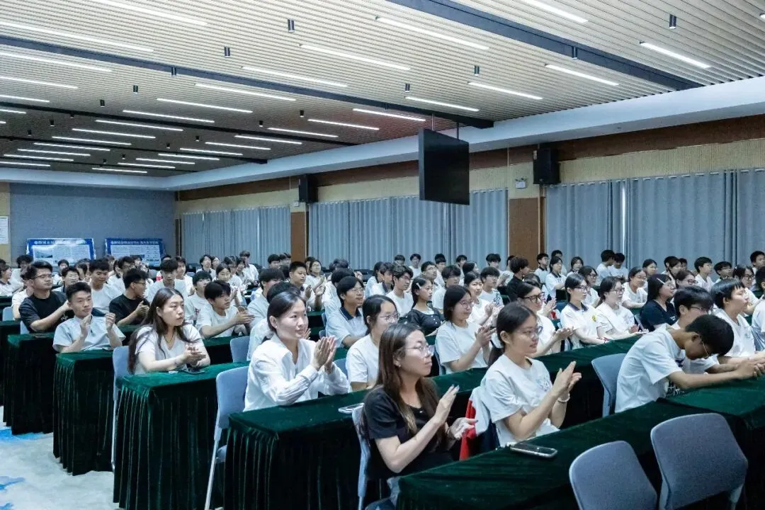 决战中考 逐梦前行 | 聊城水城双语学校圆满举办2023级中考决胜壮行会-第28张图片-四季读书网 决战中考 逐梦前行 | 聊城水城双语学校圆满举办2023级中考决胜壮行会-第28张图片-四季读书网