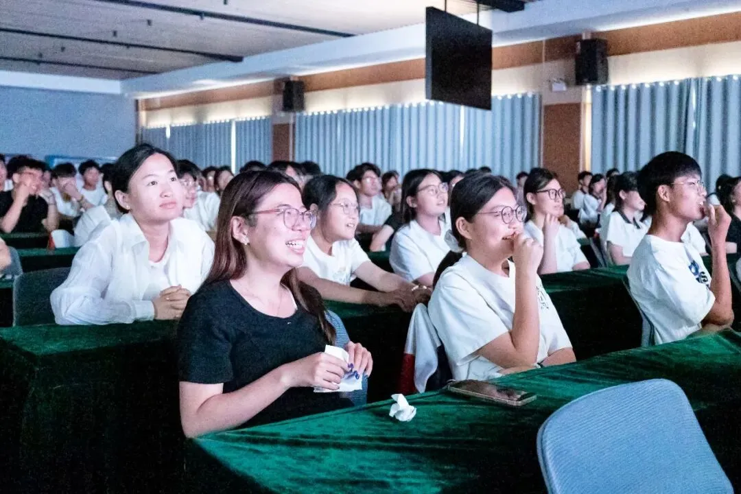 决战中考 逐梦前行 | 聊城水城双语学校圆满举办2023级中考决胜壮行会-第30张图片-四季读书网 决战中考 逐梦前行 | 聊城水城双语学校圆满举办2023级中考决胜壮行会-第30张图片-四季读书网