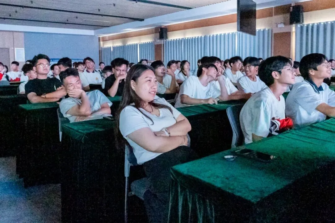 决战中考 逐梦前行 | 聊城水城双语学校圆满举办2023级中考决胜壮行会-第32张图片-四季读书网 决战中考 逐梦前行 | 聊城水城双语学校圆满举办2023级中考决胜壮行会-第32张图片-四季读书网