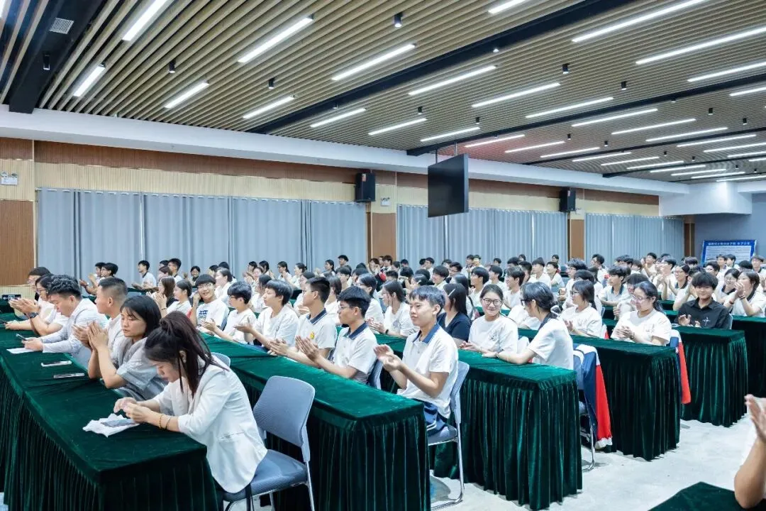 决战中考 逐梦前行 | 聊城水城双语学校圆满举办2023级中考决胜壮行会-第35张图片-四季读书网 决战中考 逐梦前行 | 聊城水城双语学校圆满举办2023级中考决胜壮行会-第35张图片-四季读书网