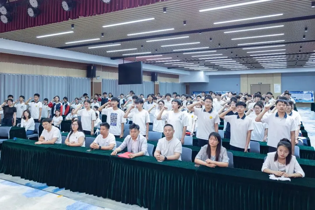 决战中考 逐梦前行 | 聊城水城双语学校圆满举办2023级中考决胜壮行会-第48张图片-四季读书网 决战中考 逐梦前行 | 聊城水城双语学校圆满举办2023级中考决胜壮行会-第48张图片-四季读书网
