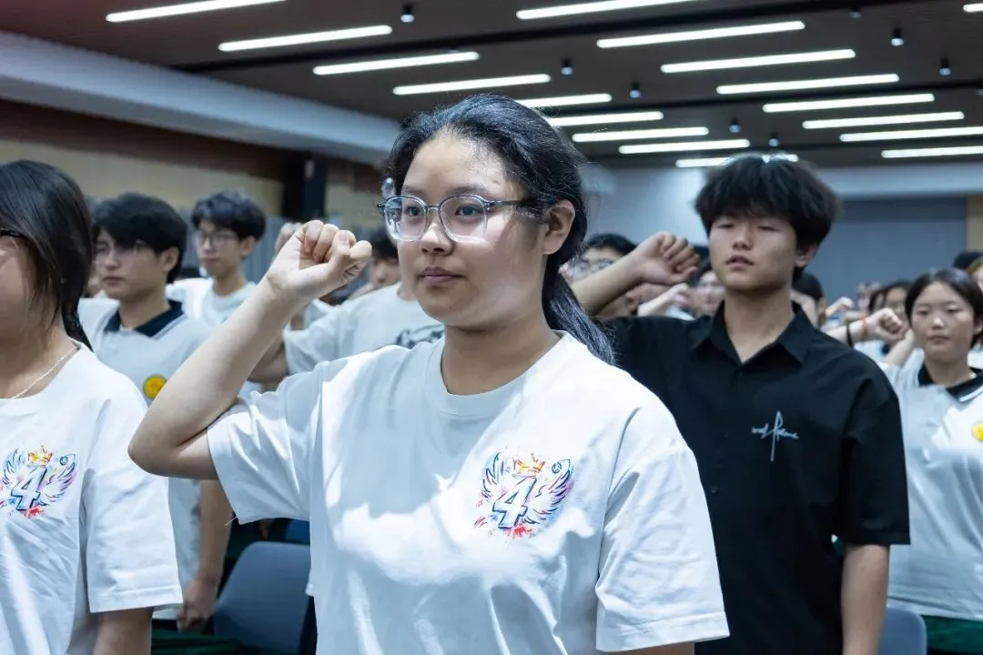 决战中考 逐梦前行 | 聊城水城双语学校圆满举办2023级中考决胜壮行会-第50张图片-四季读书网 决战中考 逐梦前行 | 聊城水城双语学校圆满举办2023级中考决胜壮行会-第50张图片-四季读书网