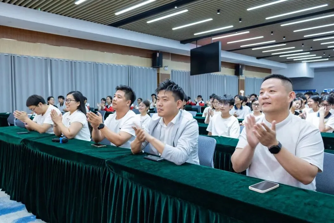 决战中考 逐梦前行 | 聊城水城双语学校圆满举办2023级中考决胜壮行会-第56张图片-四季读书网 决战中考 逐梦前行 | 聊城水城双语学校圆满举办2023级中考决胜壮行会-第56张图片-四季读书网