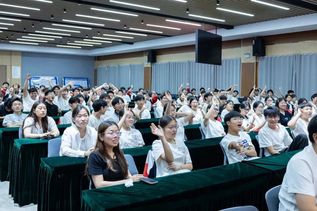 决战中考 逐梦前行 | 聊城水城双语学校圆满举办2023级中考决胜壮行会-第57张图片-四季读书网 决战中考 逐梦前行 | 聊城水城双语学校圆满举办2023级中考决胜壮行会-第57张图片-四季读书网