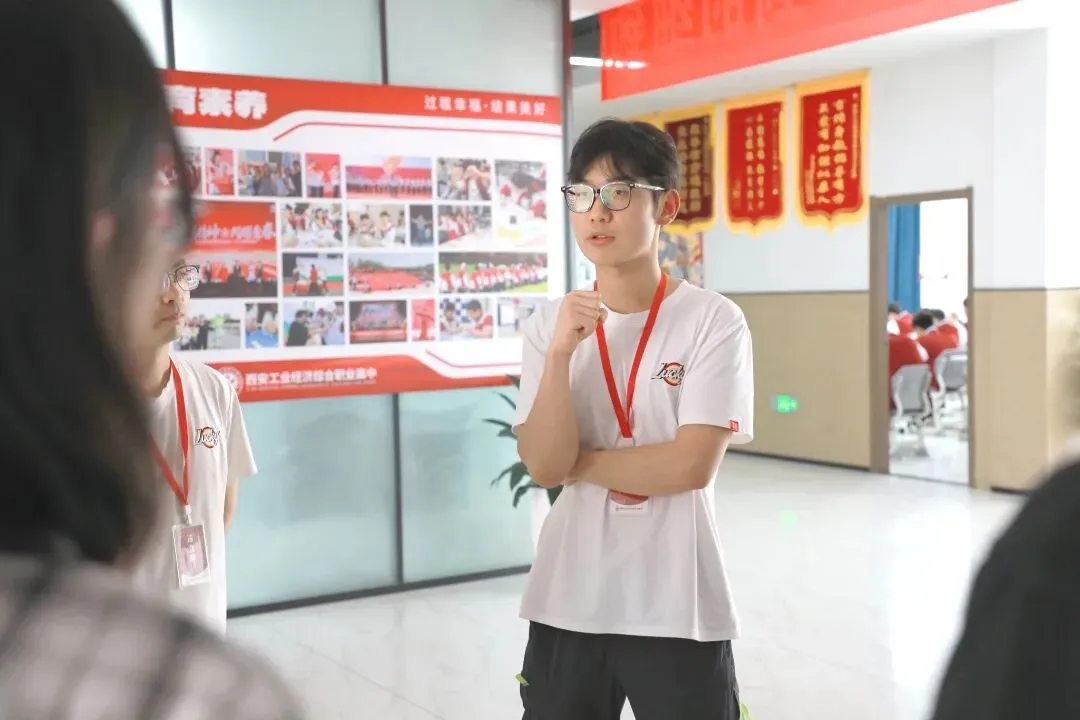 全真模拟考!工业经济高二学子提前“迈”高三!-第6张图片-四季读书网 全真模拟考!工业经济高二学子提前“迈”高三!-第6张图片-四季读书网