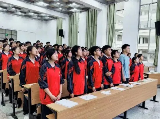 【关爱未成年人】龙陵:100余名中考学子共赴“减压赋能”之约-第8张图片-四季读书网
