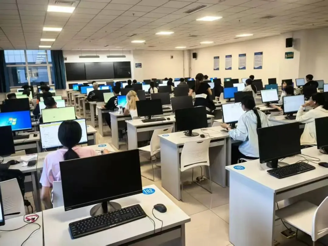 外国语学院组织开展大学英语四级模拟考试-第7张图片-四季读书网 外国语学院组织开展大学英语四级模拟考试-第7张图片-四季读书网