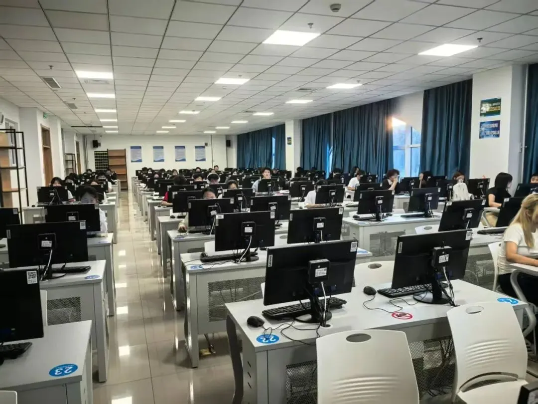 外国语学院组织开展大学英语四级模拟考试-第8张图片-四季读书网 外国语学院组织开展大学英语四级模拟考试-第8张图片-四季读书网