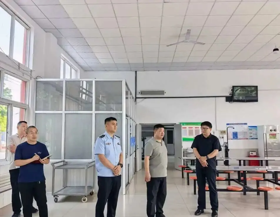 护航中考 食安先行——兴福镇抓实检查筑牢校园食品安全防线-第3张图片-四季读书网 护航中考 食安先行——兴福镇抓实检查筑牢校园食品安全防线-第3张图片-四季读书网