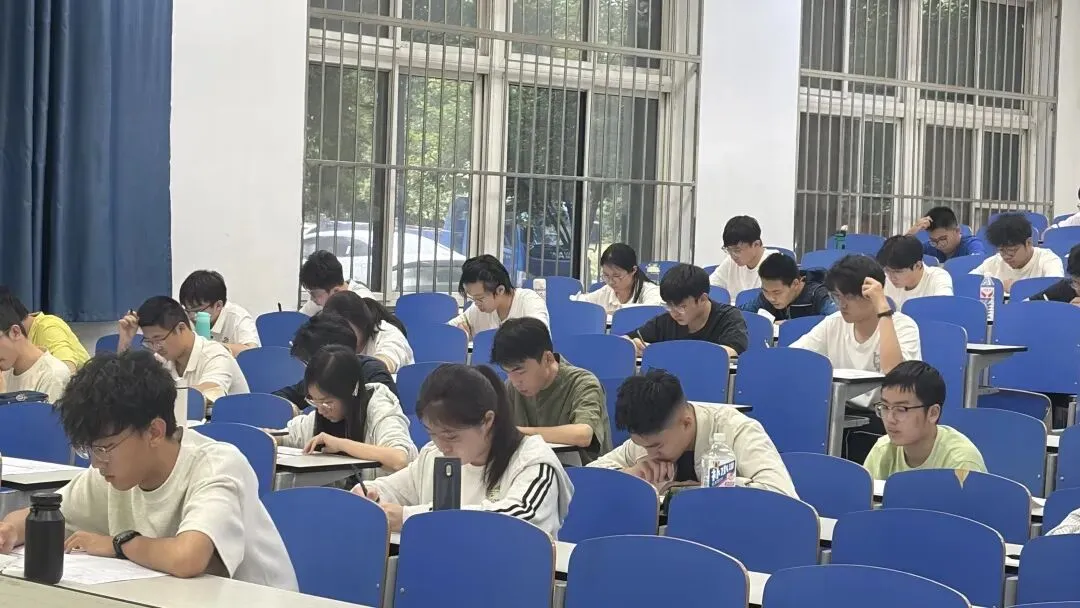 考完大学四、六级模考,心里有底了!校学生会陪你冲刺最后一步-第3张图片-四季读书网 考完大学四、六级模考,心里有底了!校学生会陪你冲刺最后一步-第3张图片-四季读书网