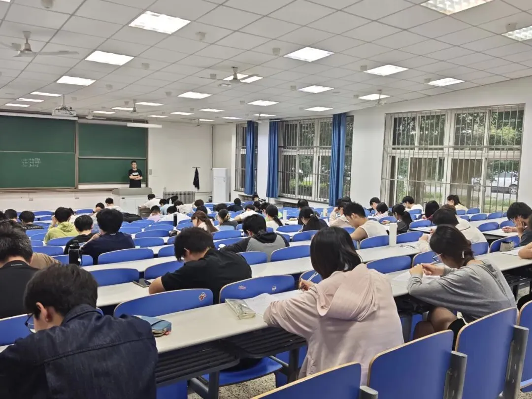 考完大学四、六级模考,心里有底了!校学生会陪你冲刺最后一步-第14张图片-四季读书网 考完大学四、六级模考,心里有底了!校学生会陪你冲刺最后一步-第14张图片-四季读书网