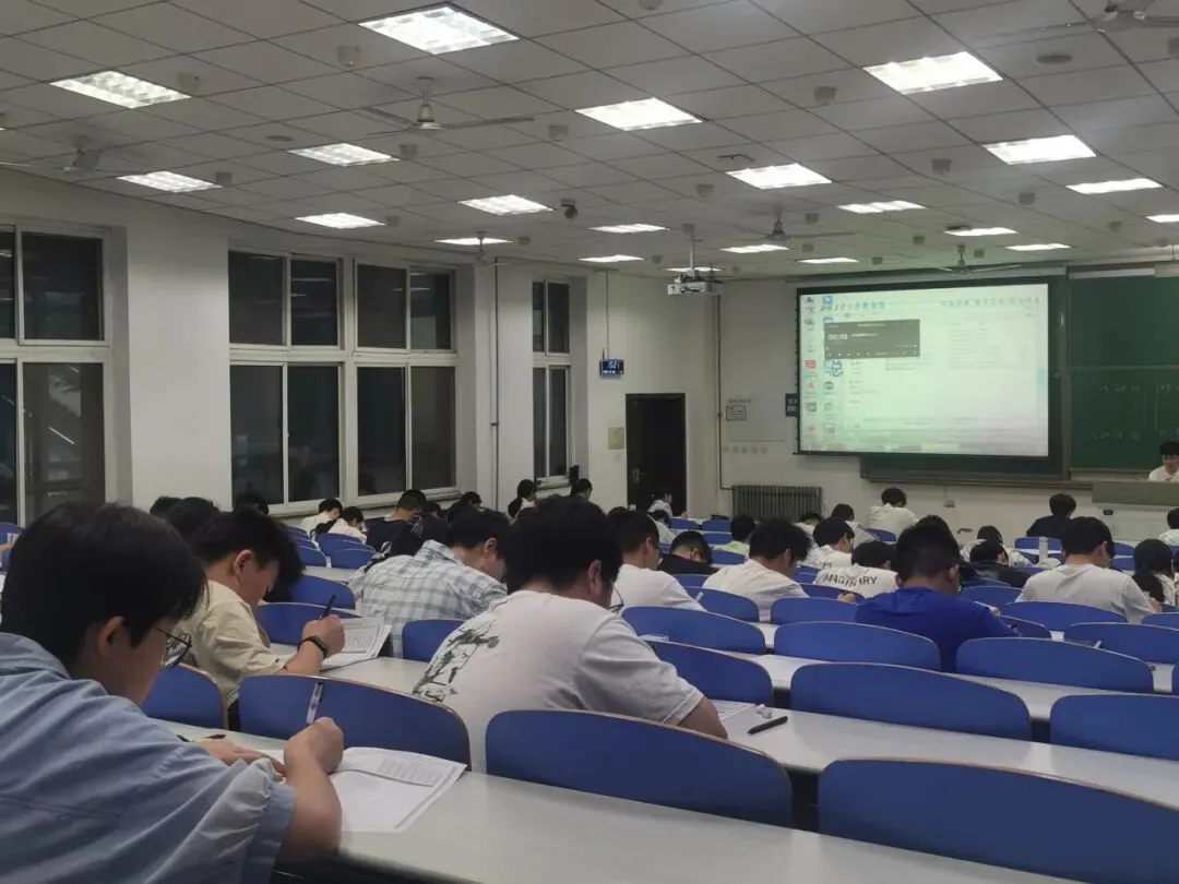 考完大学四、六级模考,心里有底了!校学生会陪你冲刺最后一步-第16张图片-四季读书网 考完大学四、六级模考,心里有底了!校学生会陪你冲刺最后一步-第16张图片-四季读书网