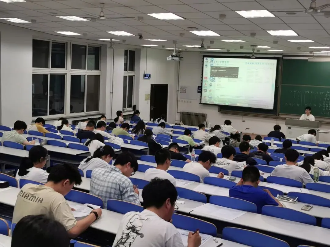考完大学四、六级模考,心里有底了!校学生会陪你冲刺最后一步-第19张图片-四季读书网 考完大学四、六级模考,心里有底了!校学生会陪你冲刺最后一步-第19张图片-四季读书网