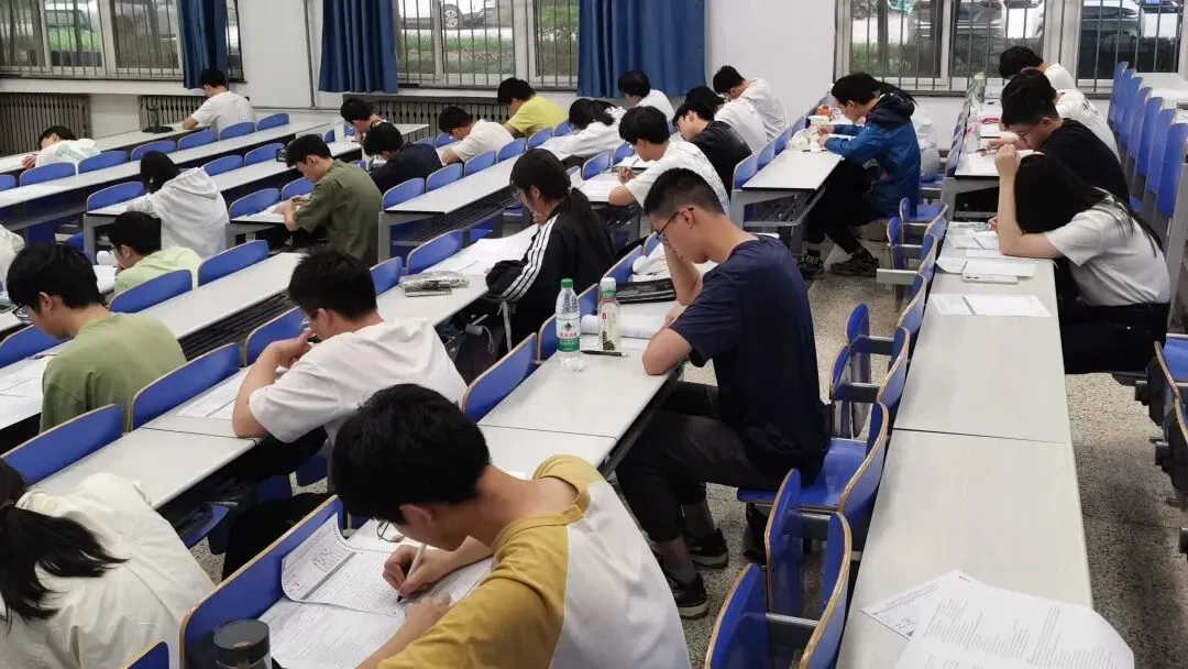 考完大学四、六级模考,心里有底了!校学生会陪你冲刺最后一步-第21张图片-四季读书网 考完大学四、六级模考,心里有底了!校学生会陪你冲刺最后一步-第21张图片-四季读书网