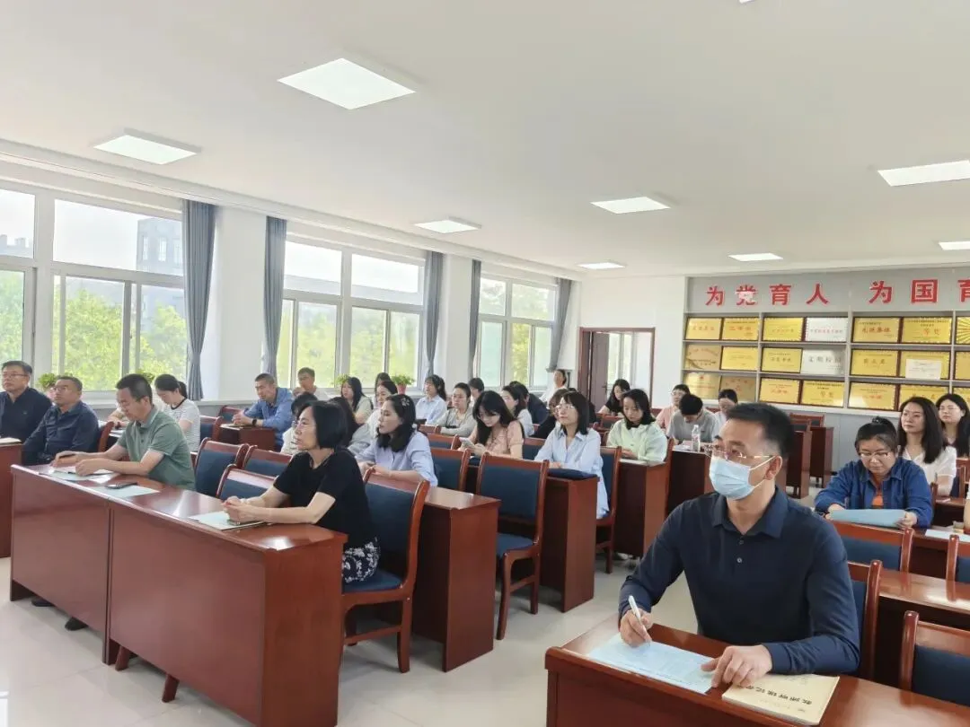 教学视导促提升,精准把脉助中考——吴忠市教学研究室赴吴忠市第二中学视导纪实-第13张图片-四季读书网