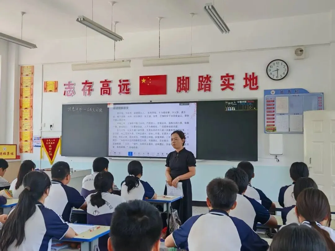 教学视导促提升,精准把脉助中考——吴忠市教学研究室赴吴忠市第二中学视导纪实-第17张图片-四季读书网
