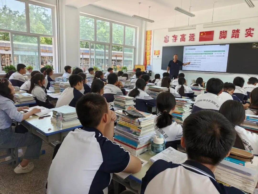 教学视导促提升,精准把脉助中考——吴忠市教学研究室赴吴忠市第二中学视导纪实-第24张图片-四季读书网