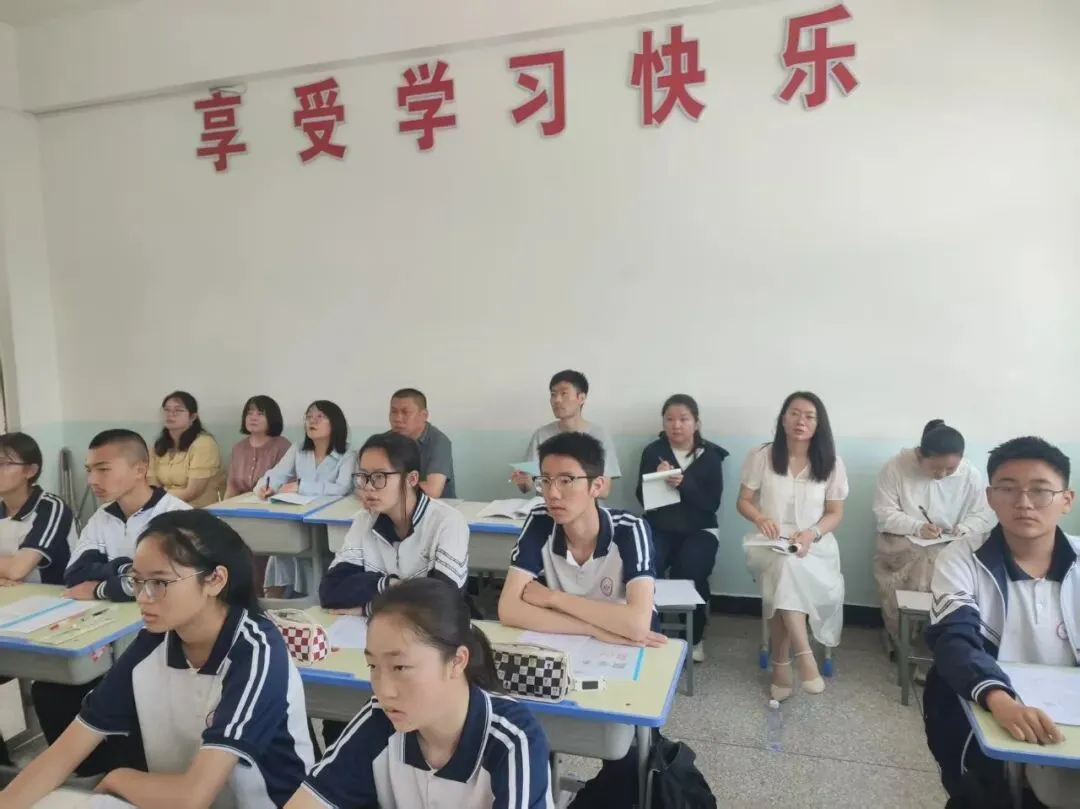 教学视导促提升,精准把脉助中考——吴忠市教学研究室赴吴忠市第二中学视导纪实-第28张图片-四季读书网