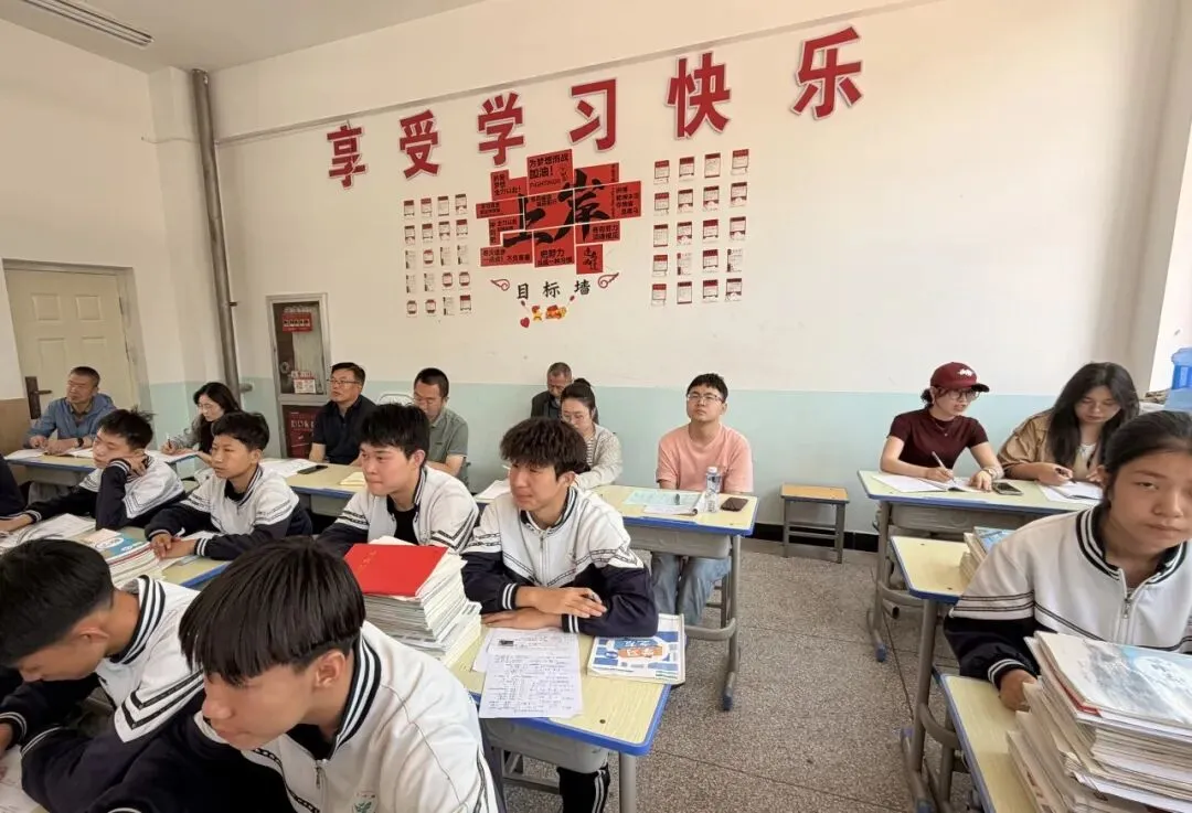 教学视导促提升,精准把脉助中考——吴忠市教学研究室赴吴忠市第二中学视导纪实-第29张图片-四季读书网