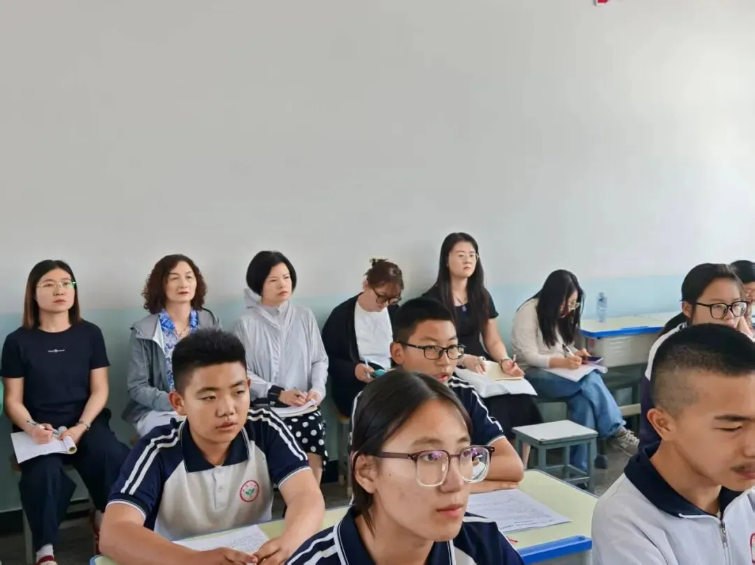 教学视导促提升,精准把脉助中考——吴忠市教学研究室赴吴忠市第二中学视导纪实-第31张图片-四季读书网