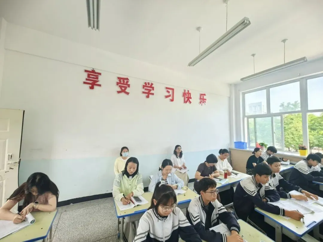 教学视导促提升,精准把脉助中考——吴忠市教学研究室赴吴忠市第二中学视导纪实-第32张图片-四季读书网