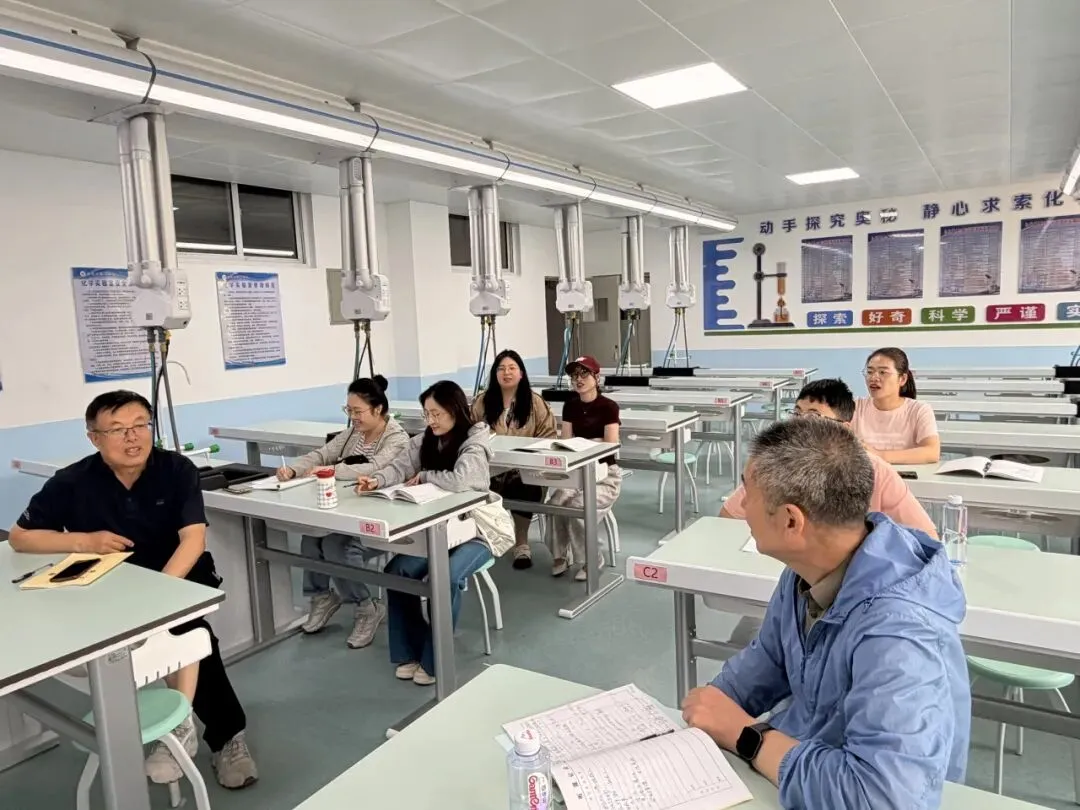 教学视导促提升,精准把脉助中考——吴忠市教学研究室赴吴忠市第二中学视导纪实-第42张图片-四季读书网