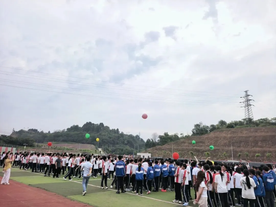 考前“充电”!心态开挂迎战中考-第30张图片-四季读书网 考前“充电”!心态开挂迎战中考-第30张图片-四季读书网