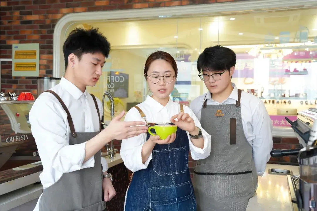 山东中考倒计时!来青岛欧米奇技能+学历+就业三丰收!-第11张图片-四季读书网 山东中考倒计时!来青岛欧米奇技能+学历+就业三丰收!-第11张图片-四季读书网