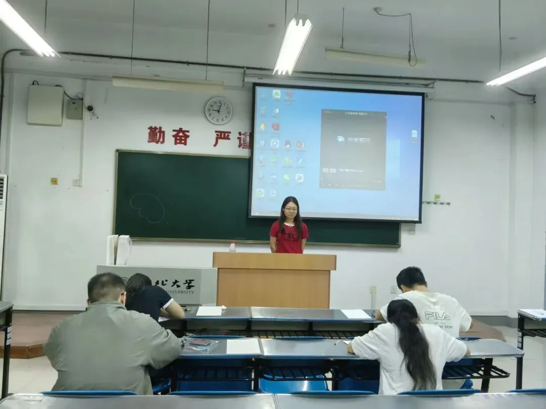 四六级模拟考试顺利开考 学生会全力护航筑牢保障-第6张图片-四季读书网 四六级模拟考试顺利开考 学生会全力护航筑牢保障-第6张图片-四季读书网