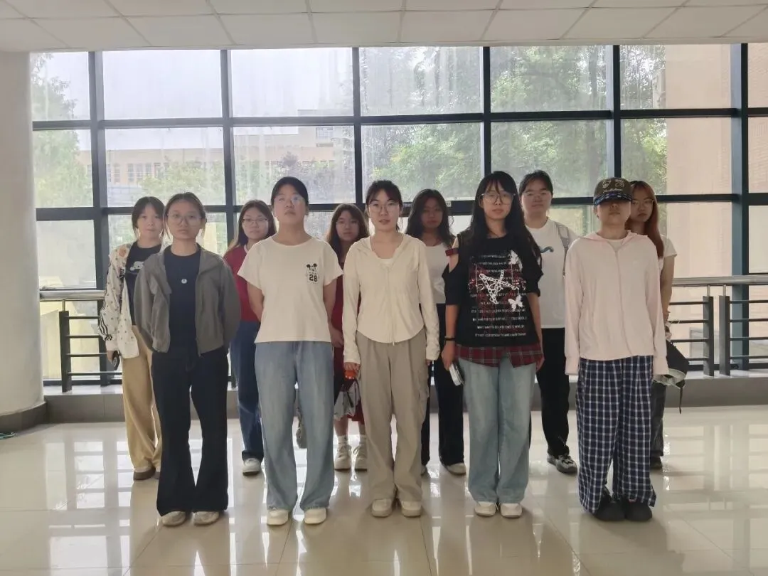 四六级模拟考试顺利开考 学生会全力护航筑牢保障-第17张图片-四季读书网 四六级模拟考试顺利开考 学生会全力护航筑牢保障-第17张图片-四季读书网