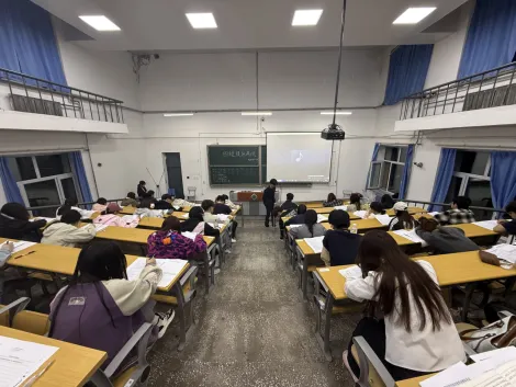 【学风建设】模考砺练备四级 实练凝心促成长——教育科学学院组织开展大学英语四级-第1张图片-四季读书网 【学风建设】模考砺练备四级 实练凝心促成长——教育科学学院组织开展大学英语四级-第1张图片-四季读书网