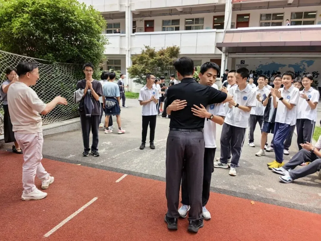 我爱我 心向阳 助成长 | 击掌为盟赴中考 同心蓄力向巅峰——2026年“525我爱我”心育节系列活动(七)-第34张图片-四季读书网 我爱我 心向阳 助成长 | 击掌为盟赴中考 同心蓄力向巅峰——2026年“525我爱我”心育节系列活动(七)-第34张图片-四季读书网
