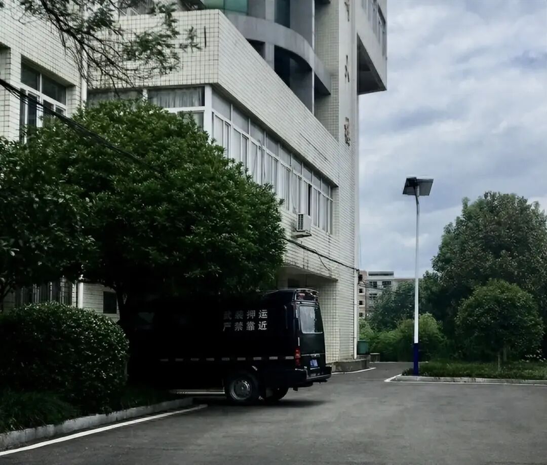 最严高考保密:一张试卷,守住千万人的公平底线-第1张图片-四季读书网 最严高考保密:一张试卷,守住千万人的公平底线-第1张图片-四季读书网