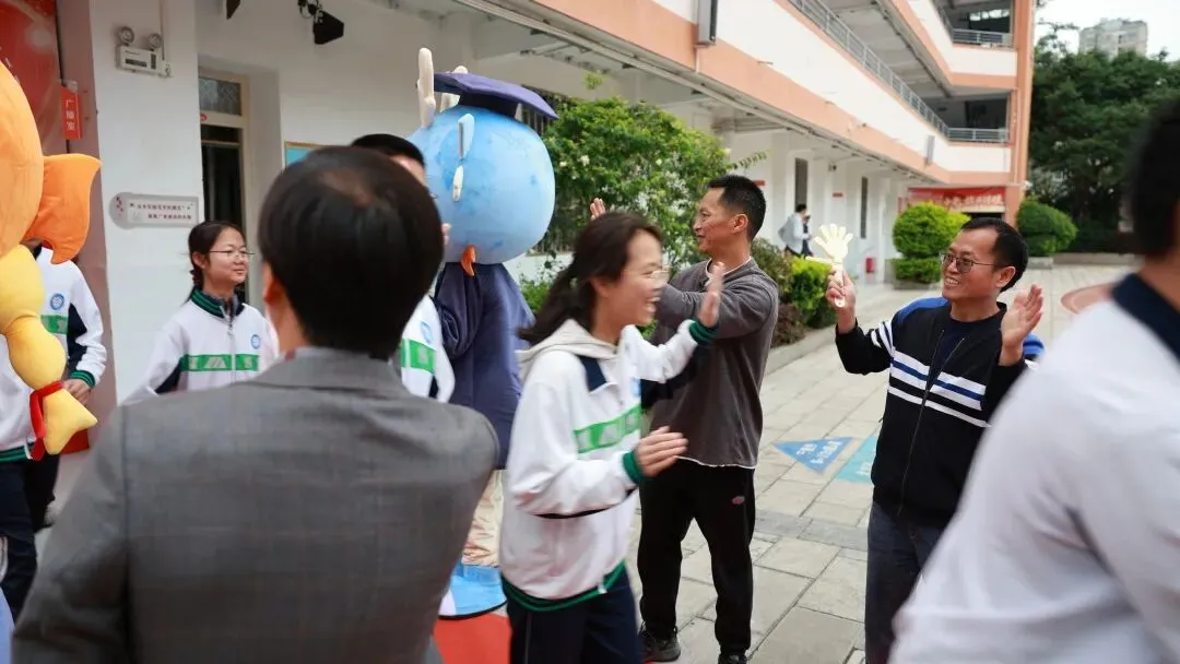 实验少年·圆梦中考 | 昆明市实验中学2026年中考送祝福主题活动-第24张图片-四季读书网