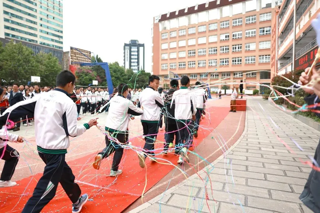 实验少年·圆梦中考 | 昆明市实验中学2026年中考送祝福主题活动-第27张图片-四季读书网