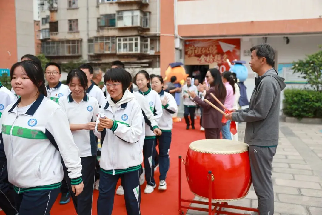 实验少年·圆梦中考 | 昆明市实验中学2026年中考送祝福主题活动-第28张图片-四季读书网