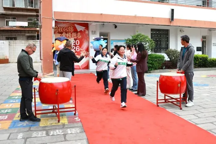 实验少年·圆梦中考 | 昆明市实验中学2026年中考送祝福主题活动-第30张图片-四季读书网