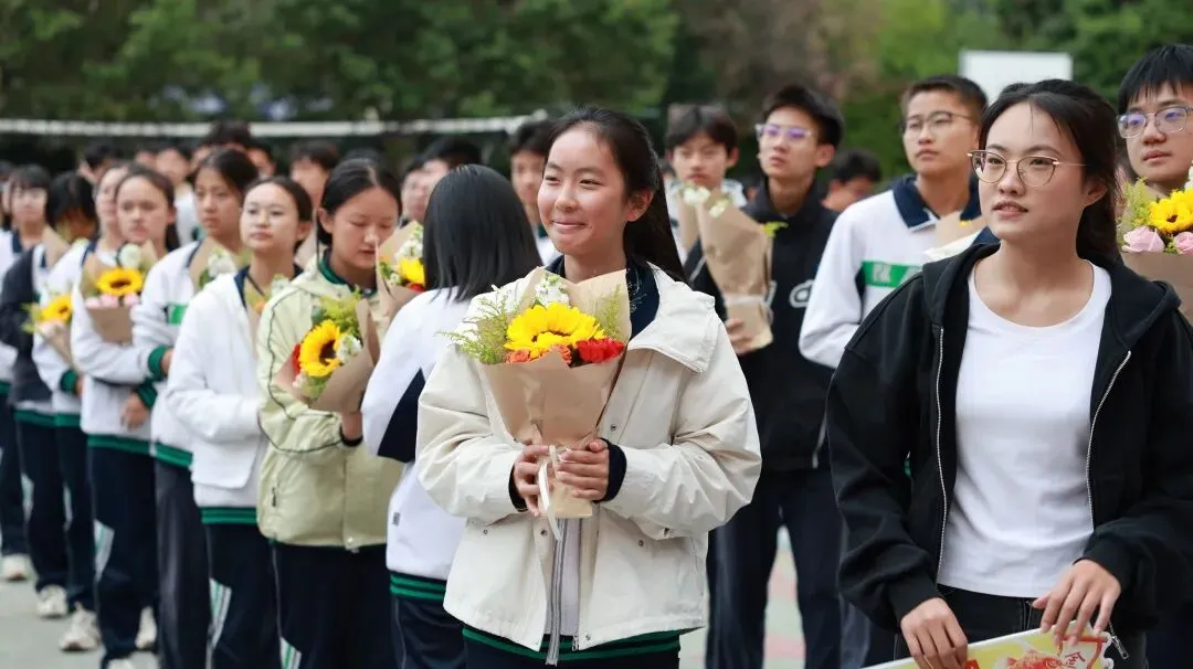 实验少年·圆梦中考 | 昆明市实验中学2026年中考送祝福主题活动-第43张图片-四季读书网