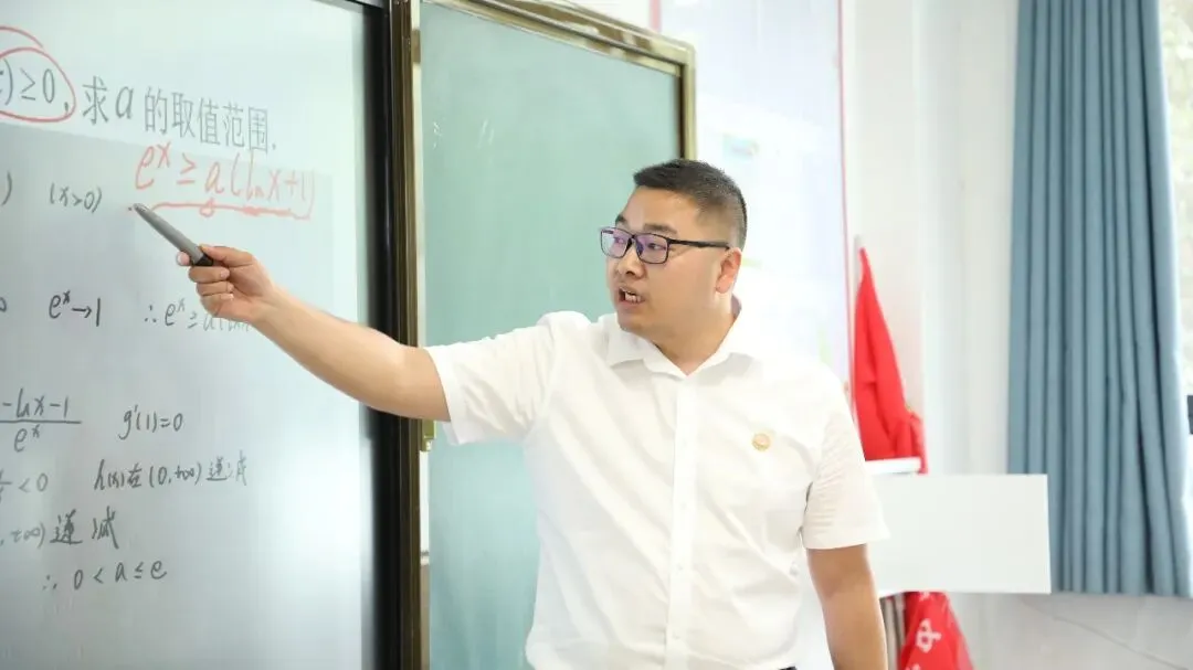 【高中部】真题赋能课堂,华泰高中青年教师比拼讲题硬实力-第16张图片-四季读书网