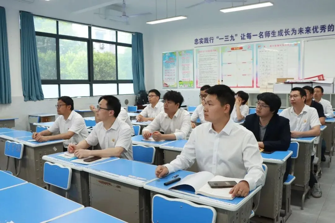 【高中部】真题赋能课堂,华泰高中青年教师比拼讲题硬实力-第42张图片-四季读书网