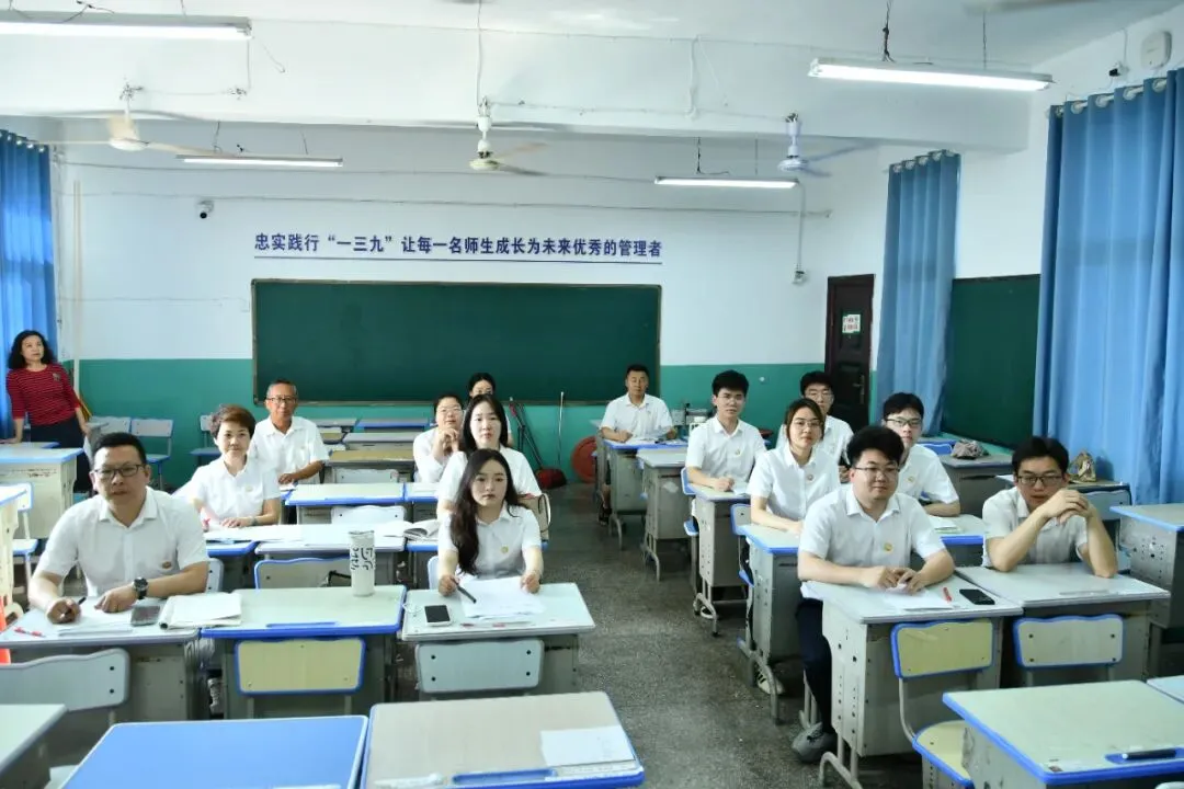 【高中部】真题赋能课堂,华泰高中青年教师比拼讲题硬实力-第51张图片-四季读书网