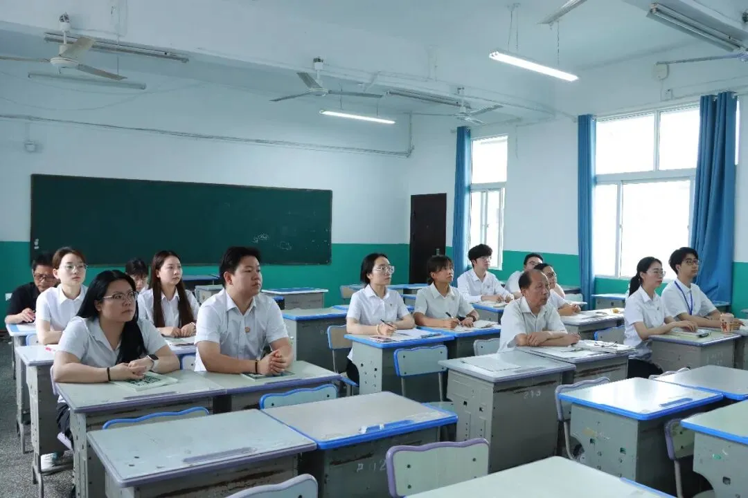 【高中部】真题赋能课堂,华泰高中青年教师比拼讲题硬实力-第61张图片-四季读书网