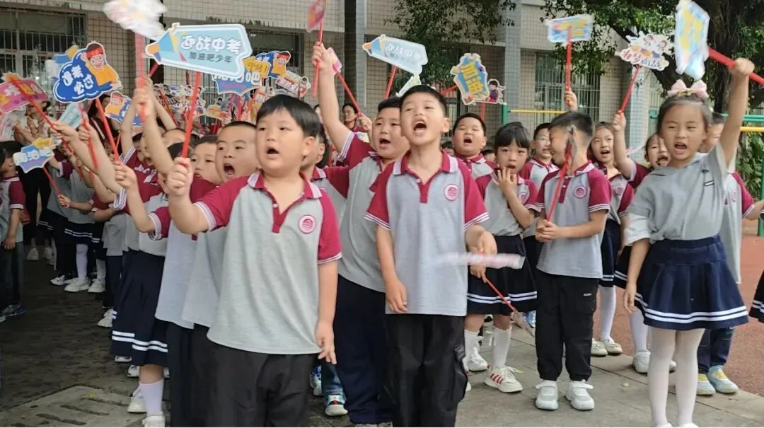 溱州幼儿园萌娃暖心助力中考-第24张图片-四季读书网 溱州幼儿园萌娃暖心助力中考-第24张图片-四季读书网