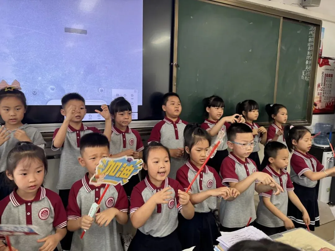 溱州幼儿园萌娃暖心助力中考-第31张图片-四季读书网 溱州幼儿园萌娃暖心助力中考-第31张图片-四季读书网