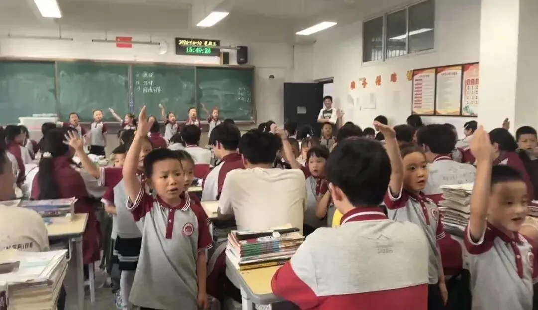 溱州幼儿园萌娃暖心助力中考-第40张图片-四季读书网 溱州幼儿园萌娃暖心助力中考-第40张图片-四季读书网