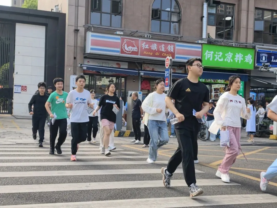 8649名东坡考生 中考加油-第4张图片-四季读书网
