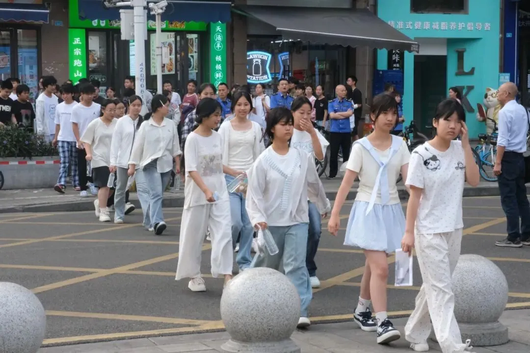 8649名东坡考生 中考加油-第5张图片-四季读书网