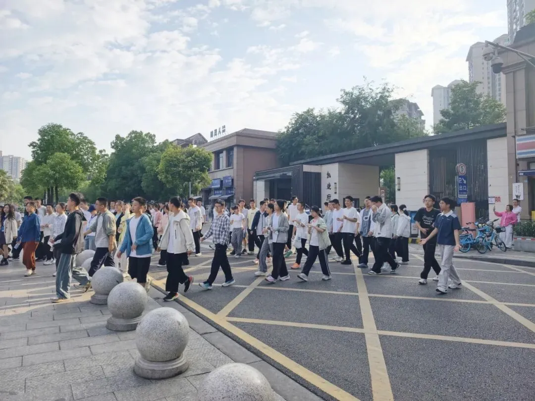 8649名东坡考生 中考加油-第7张图片-四季读书网