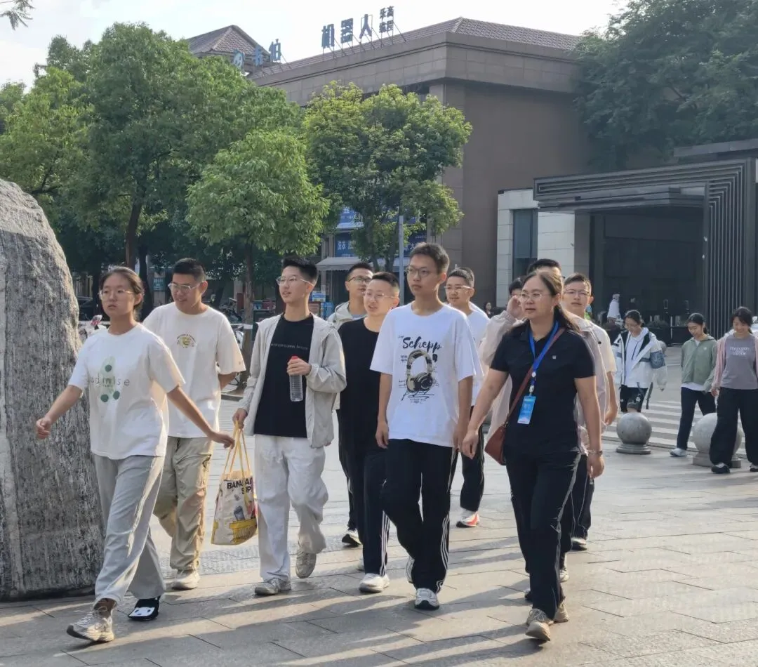 8649名东坡考生 中考加油-第13张图片-四季读书网
